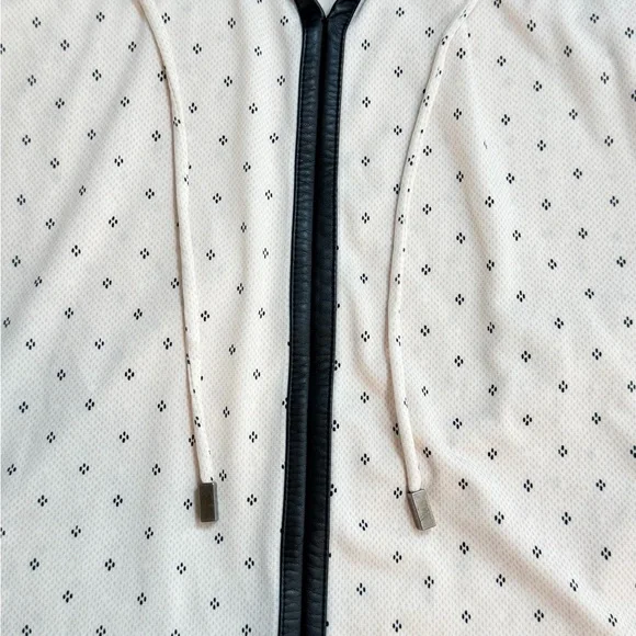 Liz Claiborne Petite PM Cream Diamond Print Tie-Neck Blouse Top - Picture 5 of 6